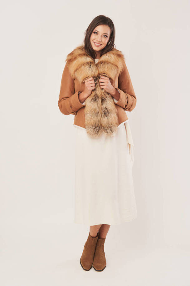 Dámska zimná svetlohnedá bunda lemovaná kožušinou z líšky